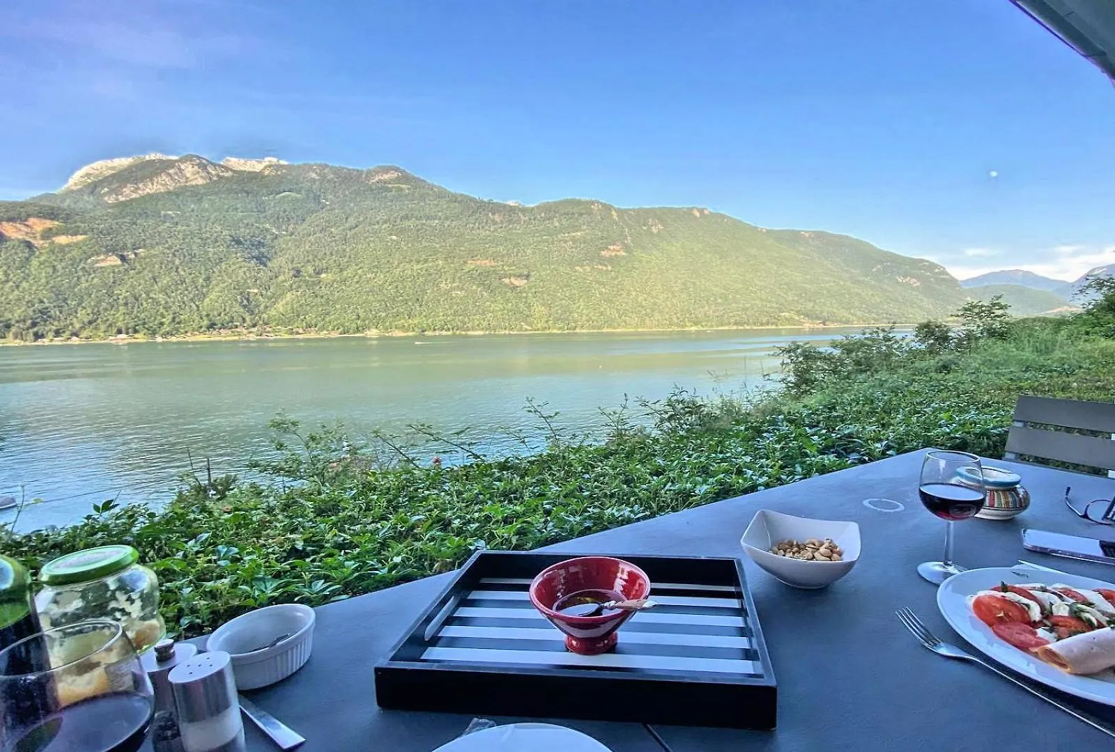 Villa Panoramique: Lakeside Luxury by LLA Selections Doussard